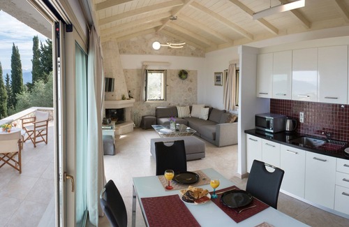 Lefkada Villa | Private stone built villa, infinity pool, BBQ, nearby Agios Nikitas