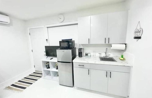 North Miami House | Private Studio -Beach 10Minutes