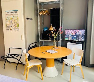 Amsterdam East Apartment | Private studio, patio garden and free car parking