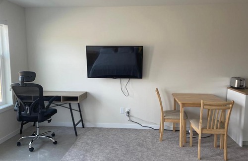 Kamloops House | Private Suite in a Townhouse