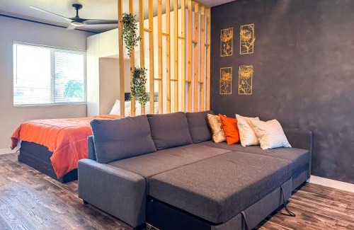 El Centro Apartment | Private-Suite, Kitchen, Laundry, Rainfall Shower, 4kTV