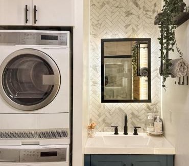 El Centro Apartment | Private-Suite, Kitchen, Laundry, Rainfall Shower, 4kTV