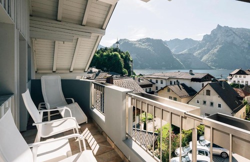 Traunkirchen Apartment | PRIVATE SUITES