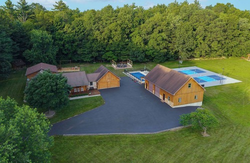 Elliottsburg Cabin | Private Upscale Cabin, secluded w/pool and hot tub