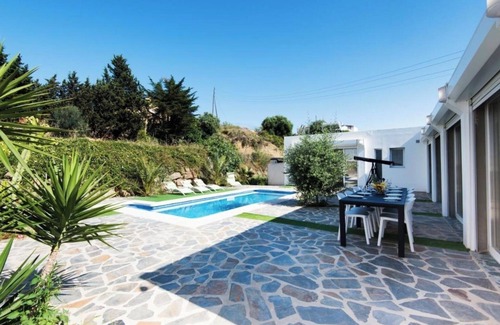 Torre de Benagalbon Ski Chalet | Private Villa Swimming Pool + Golf + Beach + Park