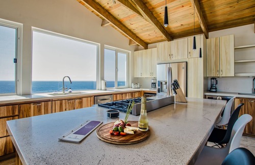 Lighthouse Estates Villa | Private Villa Above West Bay w/Amazing Sunrises & Private Pool @ Villa Topaz