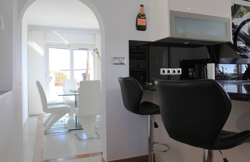Buenas Noches Villa | Private Villa, Gym, Private Pool, Parking, 10 min to beach, WIFI, Air Con.