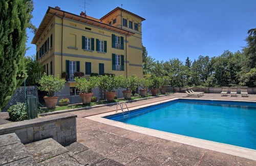 Ponte Buriano Villa | Private Villa with hot tub, WIFI, private pool, TV, panoramic view, parking, close to Arezzo