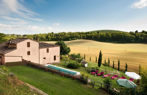 Simignano Villa | Private Villa with hot tub, WIFI, private pool, A/C, TV, patio, panoramic view, close to Siena