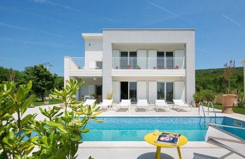 Stanisovi Villa | Private Villa with private pool, WIFI, A/C, TV, terrace, pets allowed, panoramic view, parking