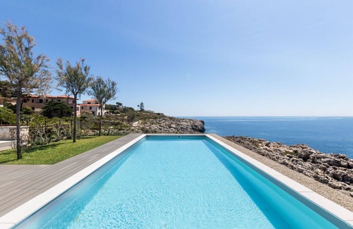 Plemmirio Villa | Private Villa with WIFI, private pool, A/C, TV, patio, panoramic view, parking, close to Syracuse