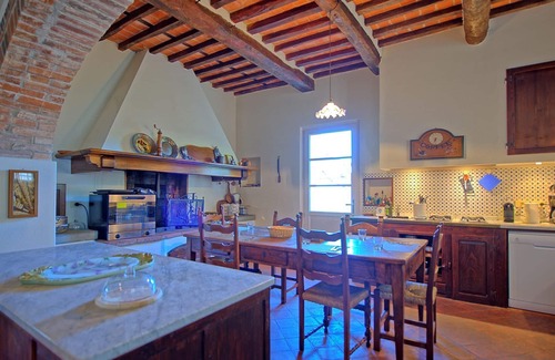 Camaiore Villa | Private Villa with WIFI, A/C, hot tub, private pool, TV, patio, panoramic view, close to Viareggio