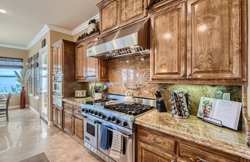 Murrieta House | Private Vineyard Oasis: Luxe Estate, 360 Views, Pool/Spa, Theatre, Sports Court!