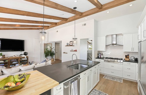 Corona del Mar House | Private Wading Pool Home with Patio