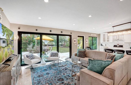 Wilton Manors House | Private Waterfront Home in Wilton Manors | Kayaks & BBQ | Minutes From The Beach