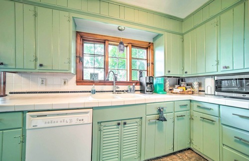 Ashtabula House | Private Waterfront Lake Erie Home w/BBQ Patio