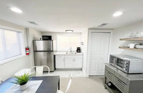 Aurora House | Private Yard-Walk to Children Hospital! 30 Day Min
