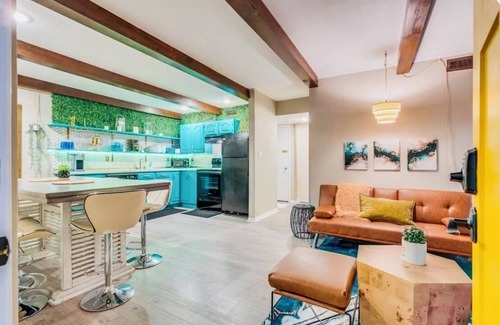 Johnson City House | PrivateOasis Grill-Firepit-Private Hike-Gameroom-DTJC-King-Queen-2Futons-I26ETSU
