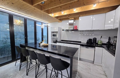 Seocho-gu Bed & Breakfast | PrivatePremiumSeocho's Happy House 330m2