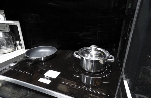 Truc Bach House | PrivateRoom*SharedLivingRoom&Kitchen*Elegant*Economical*Center*OldTown