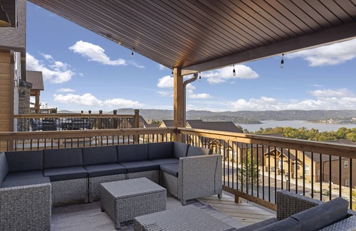 Kimberling City House | PROMO 10% OFF Indoor - Outdoor Pools! Lazy River! Lux Lake Views! Hot Tub!