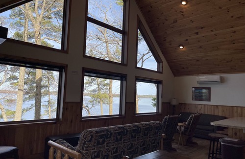 Ponsford House | PROMO 23% WEEKLY/23% MONTHLY DISCnBeautiful Home on Lake with Resort Ammenities