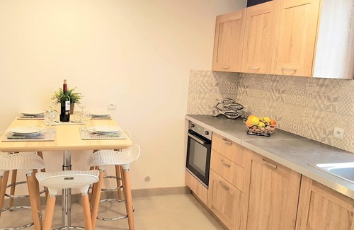 Sainte-Maxime City Centre Apartment | Promo August. quiet hyper center. Beach, port. Parking, housekeeping. Maritime shuttle