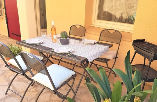 Sainte-Maxime City Centre Apartment | Promo August. quiet hyper center. Beach, port. Parking, housekeeping. Maritime shuttle