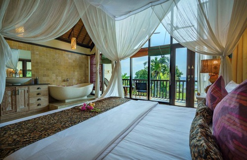Temukus Villa | PROMO Beachfront oasis. Private pool and firepit