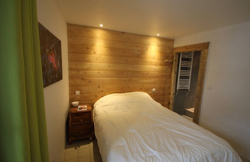 Vars Other | Promotion large August house in the mountains with Sauna and Spa trampoline