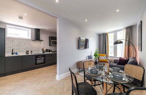 Heaton Apartment | Properties Unique | Chelmsford Loft 4