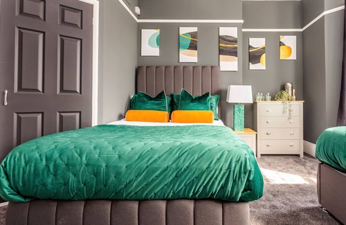 South Shields Bed & Breakfast | Properties Unique/Room 04 - Sandhaven Rooms Triple