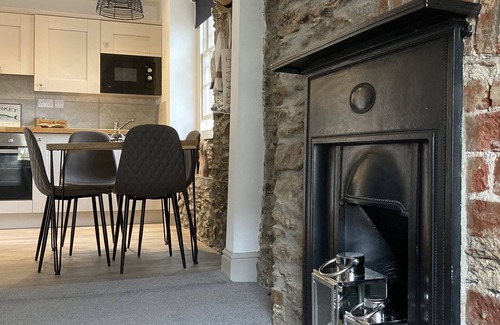 West Looe Apartment | Prospect House Apartment 2 - sleeps 5 guests in 2 bedrooms