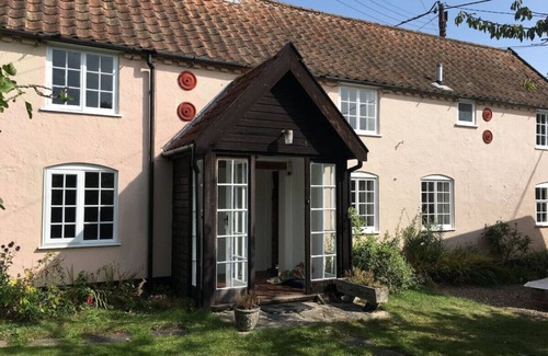 Westleton Cottage | Prospect Place by UK Vacations
