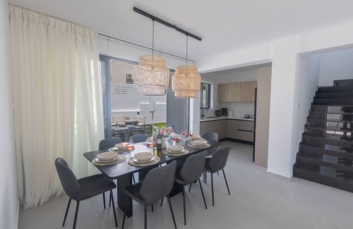 Pernera Cottage | Protaras Semeli Villa SE8 - sleeps 8 guests in 4 bedrooms