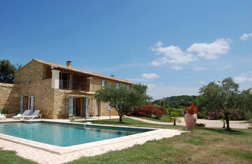Saint-Quentin-la-Poterie House | provencal farmhouse in nature and vineyards with a garden of 5000m