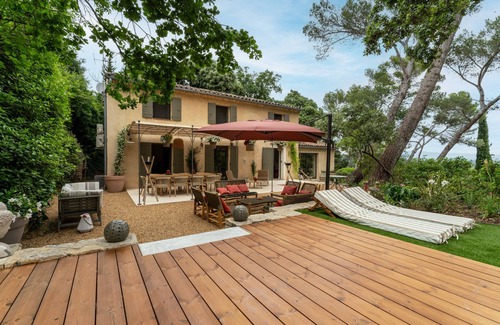 Villeneuve-les-Avignon Villa | Provencal villa 200m2 fully air-conditioned swimming pool with beautiful view of Ventoux