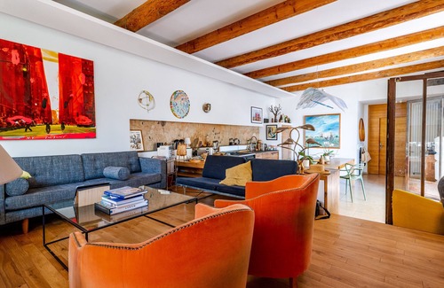 Serignan-du-Comtat Ski Chalet | Provencal house with courtyard and pond - Provence