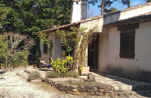 Tourtour House | Provencal house in private wooded grounds with swimming pool and tennis court. Sleeps 5.