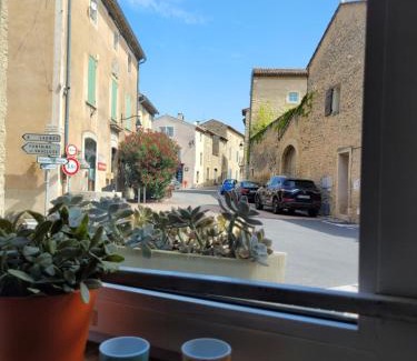 Cabrieres-d'Avignon Apartment | Provence Now