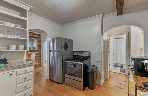 Provo House | Provo Airport, Two Units, Pickleball Close By!