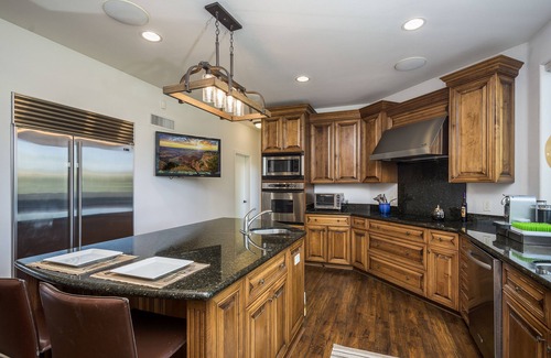 Tatum Place House | PRVT TENNIS/PICKLEBALL COURT, GIGANTIC HEATED POOL, SHUFFLEBOARD, PUTTPUTT GOLF!