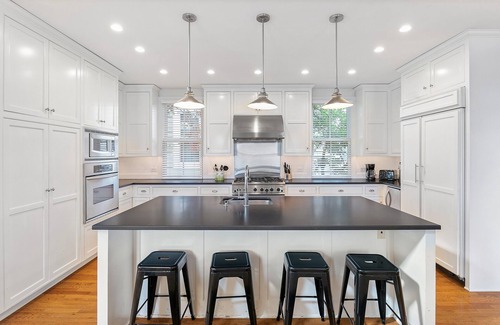 Martha Jefferson House | Pryor-Haynes House | 4 Bed, 4.5 Bath