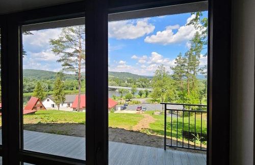 Sanok Resort | Przystań nad Sanem z widokiem na góry i rzekę