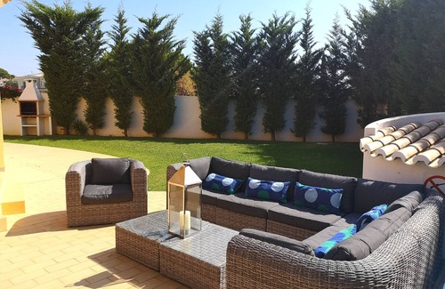 Olhos D'Agua Villa | Clean and safe certification luxury villa minutes from the beach with Aircon