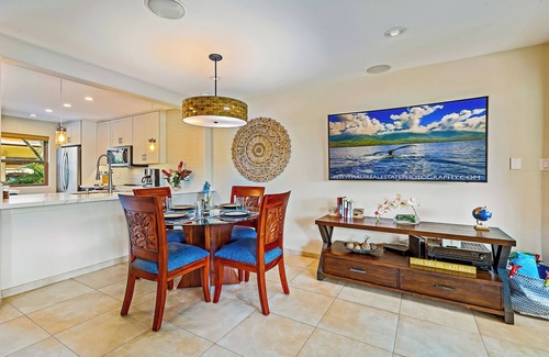 Downtown Lahaina House | Puamana 167-4. See and hear the ocean 200 feet away! 2 huge 20' x 15' lanais!