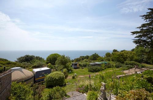 Ventnor Apartment | Puckaster Cove Cabin