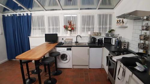 Haverfordwest Apartment | Puffin Place,Lloyd House
