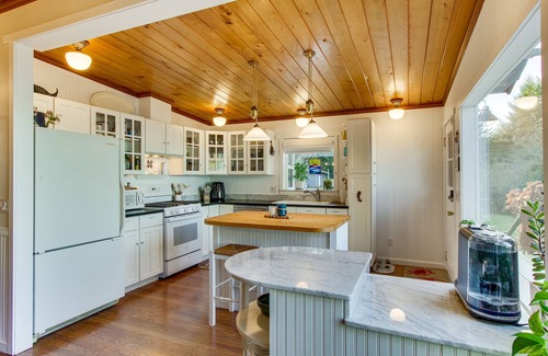 Coupeville Cottage | Puget Sound Cottage w/Private Community Beach!