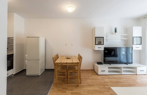 Vranjic Apartment | Pujanke Residence - large 3 bedroom apartment